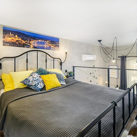 Luxury Apartment In The City Center With Parking Budapest Exteriör bild